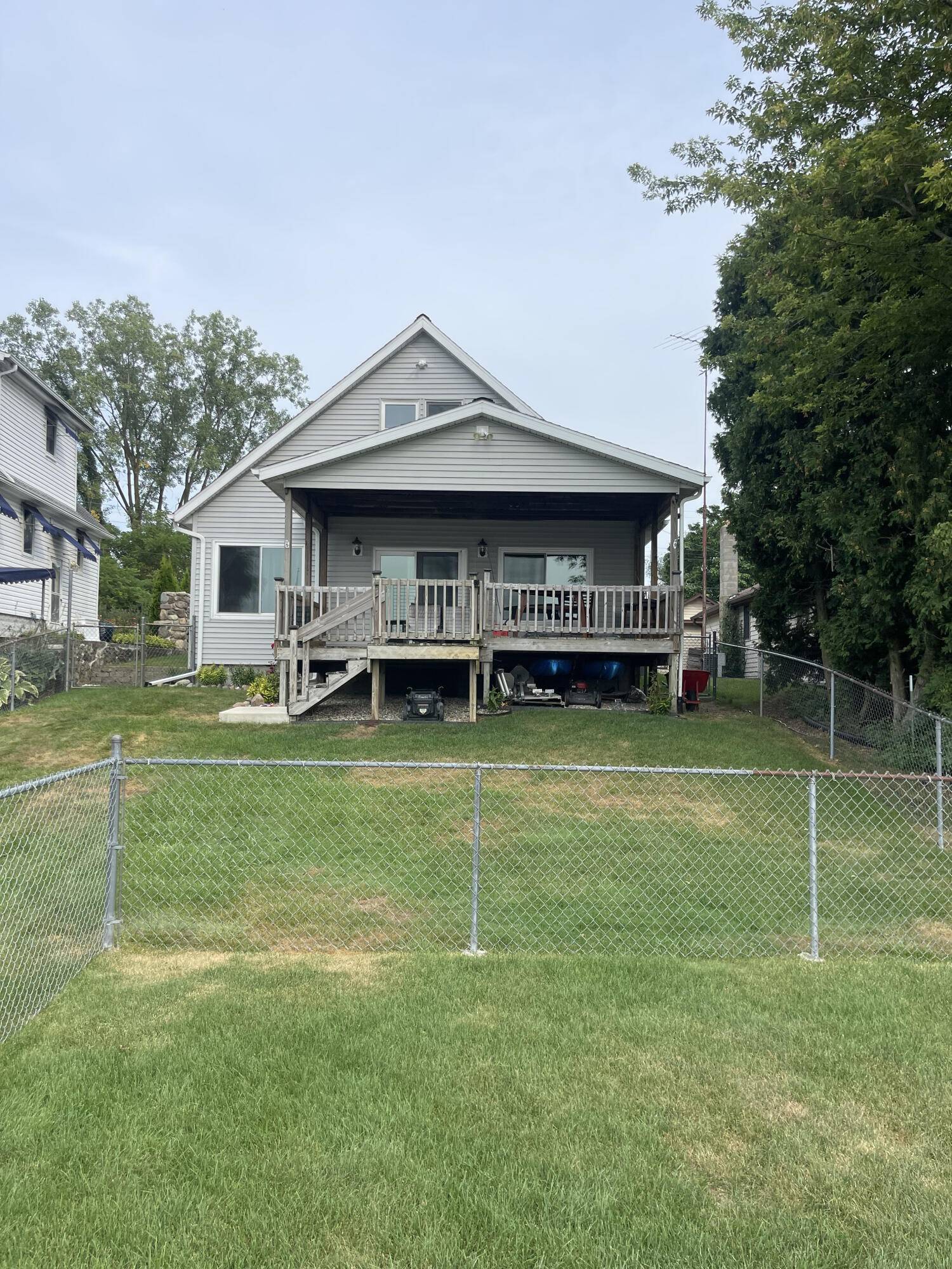 294 Ackerson Lake Drive, Jackson, MI 49201
