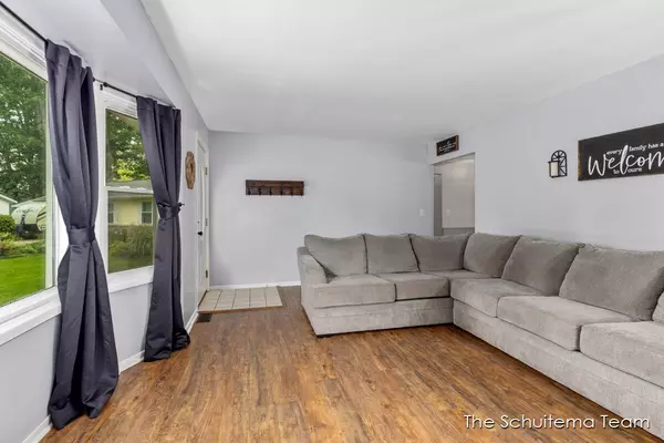 Wyoming, MI 49519,2442 Oakview SW Street