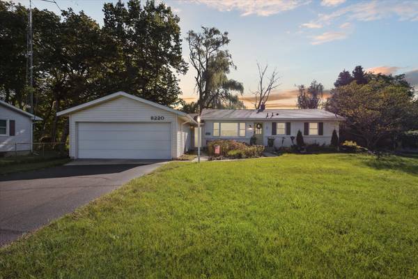 8220 Thornapple River SE Drive, Caledonia, MI 49316