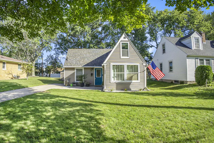 1025 Colfax Avenue, Grand Haven, MI 49417