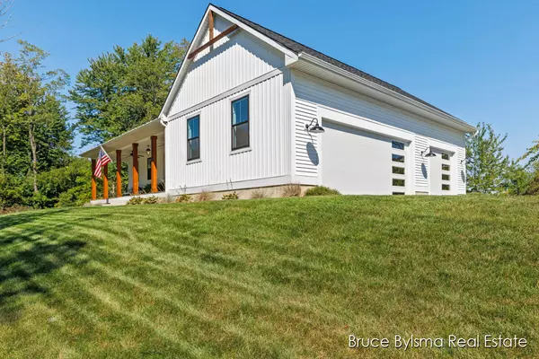 Zeeland, MI 49464,312 48th Avenue