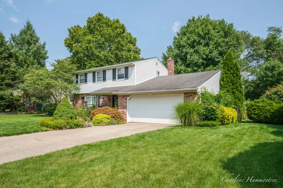 6188 Meadowlark Dr NE Street, Rockford, MI 49341