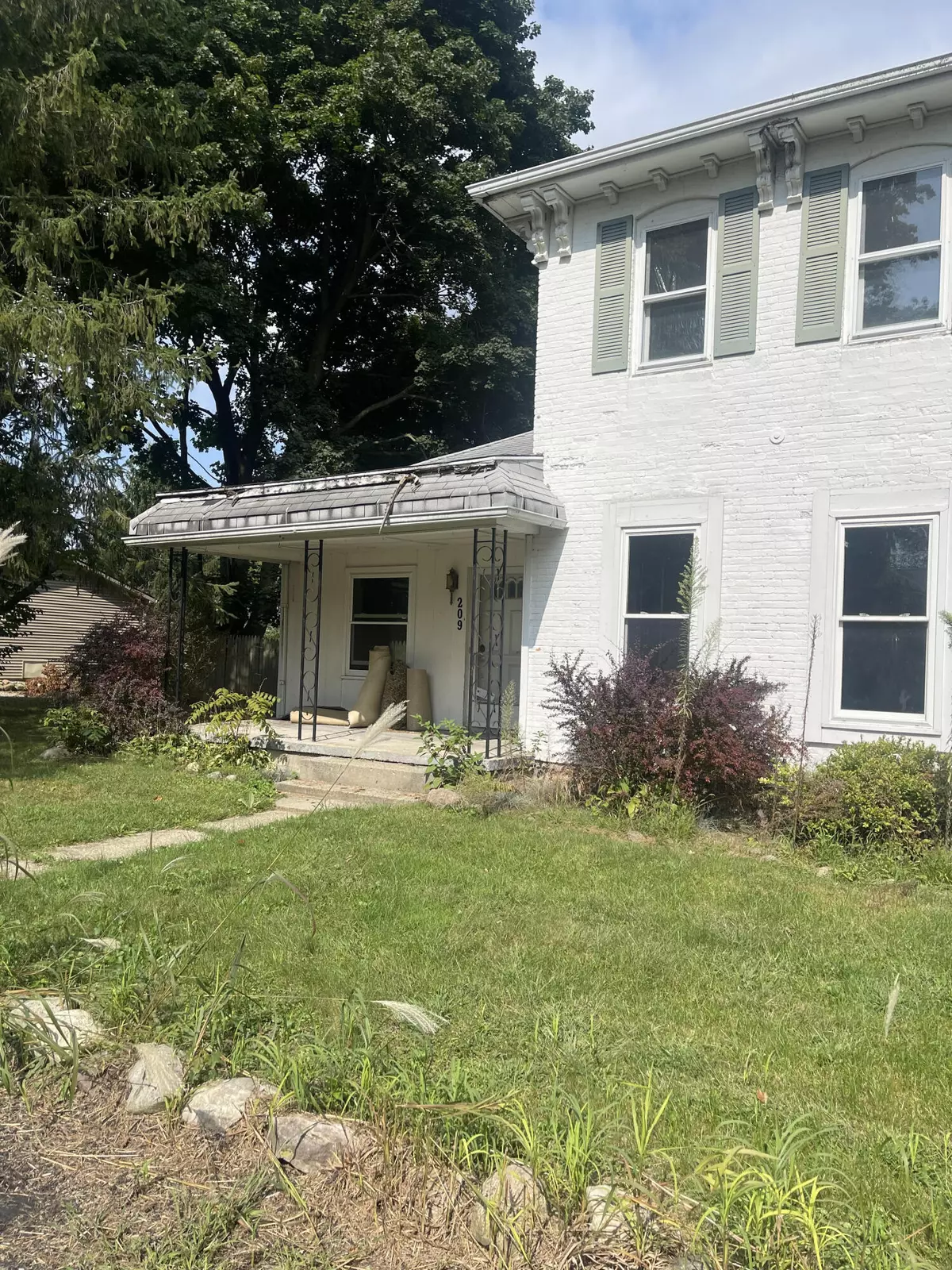 Jonesville, MI 49250,209 Fayette Street