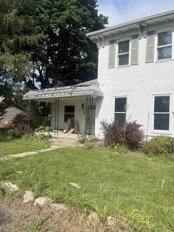209 Fayette Street, Jonesville, MI 49250