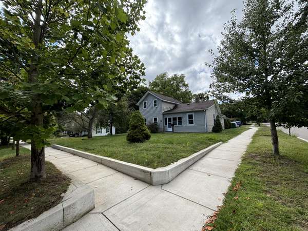 437 N Mulberry Street, Marshall, MI 49068