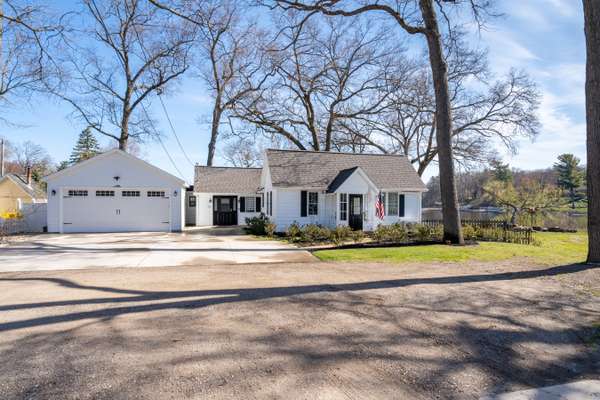 490 S Bear Lake Road, North Muskegon, MI 49445