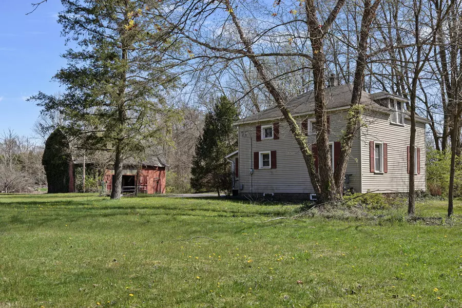 5001 Hipps Hollow Road, Eau Claire, MI 49111