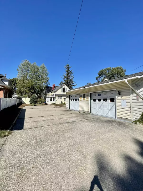Ludington, MI 49431,806 Loomis Street