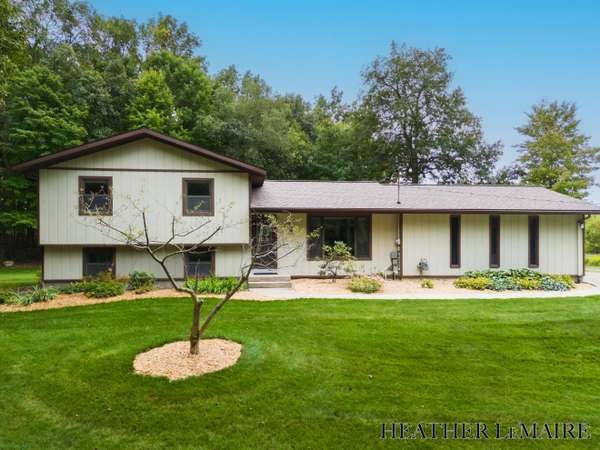 5700 Kies NE Street, Rockford, MI 49341