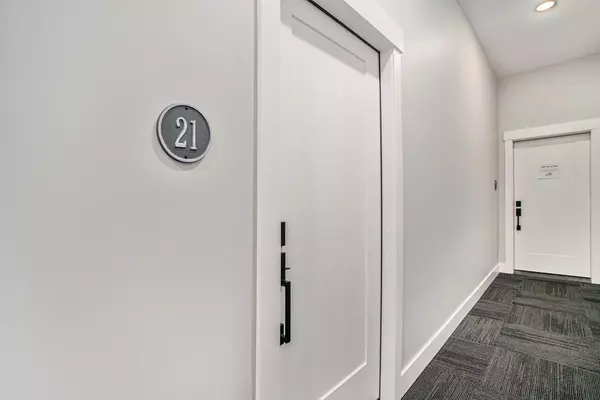 Grand Haven, MI 49417,310 Washington Avenue #21