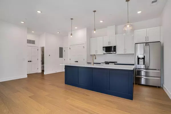 Grand Haven, MI 49417,310 Washington Avenue #21