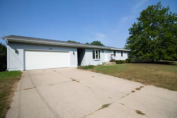 5371 Hillview Drive, Norton Shores, MI 49441