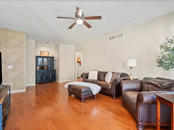 Ann Arbor, MI 48103,229 Scio Village Ct #106