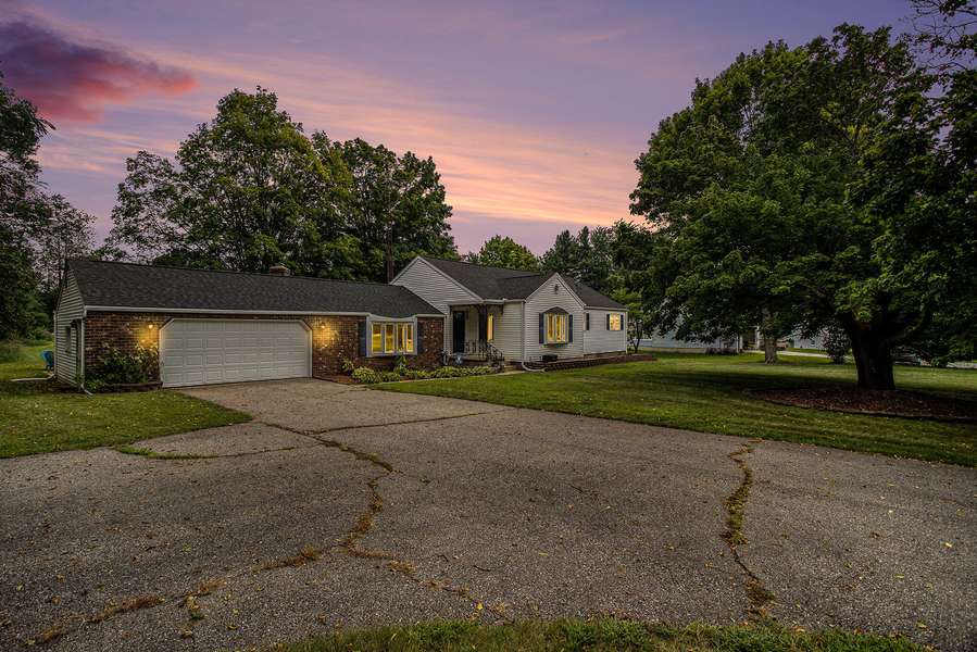 12480 15 1/2 Mile Road, Marshall, MI 49068