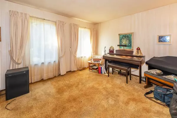 Canton, MI 48187,43622 Westminister Way