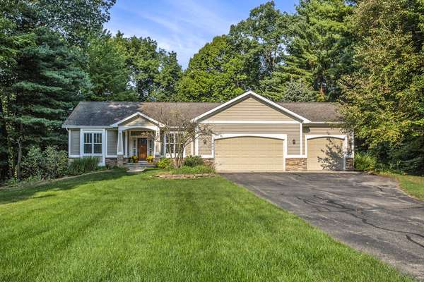 1468 Pleasant Wood NE Drive, Rockford, MI 49341