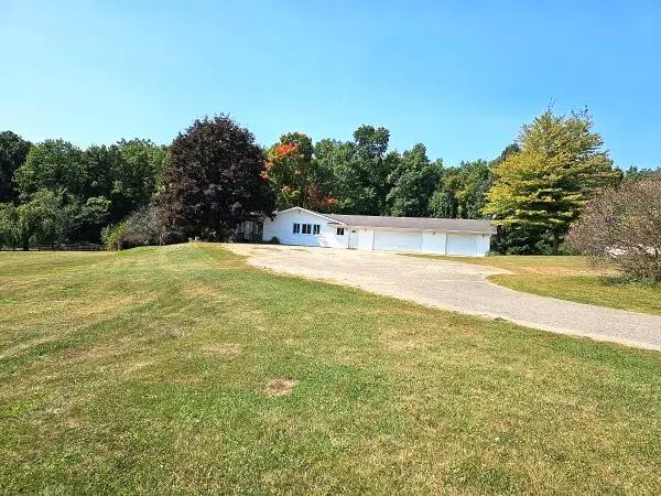 2251 E Litchfield Road,  Jonesville,  MI 49250