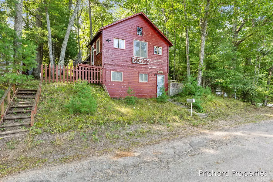 11670 Lake Shore Drive, Fife Lake, MI 49633