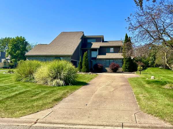 10142 Longford Drive,  South Lyon,  MI 48178