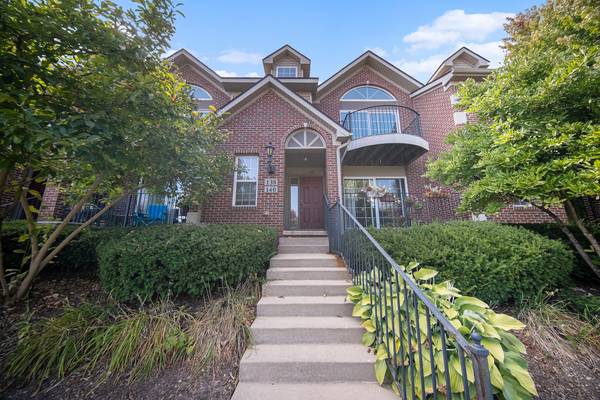 138 W Oakbrook Drive, Ann Arbor, MI 48103