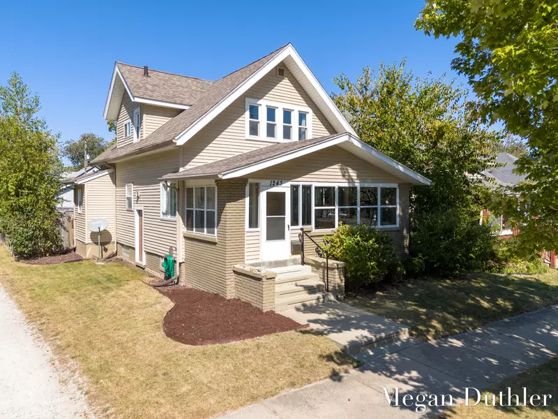 1243 Lake Michigan NW Drive, Grand Rapids, MI 49504