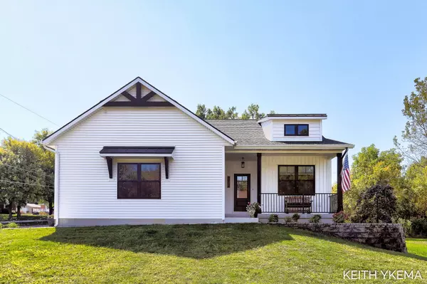 272 E Ash NE Street, Cedar Springs, MI 49319