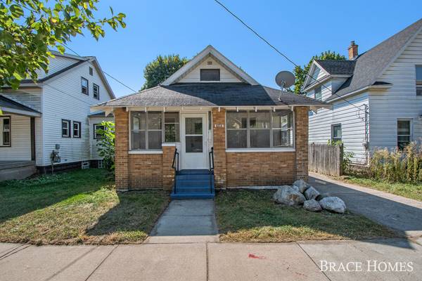 448 Spencer NE Street, Grand Rapids, MI 49505