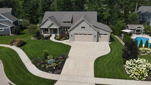 16106 Coventry Lane, Spring Lake, MI 49456