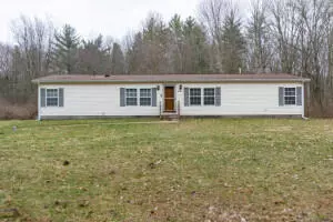 42825 32nd Street, Paw Paw, MI 49079