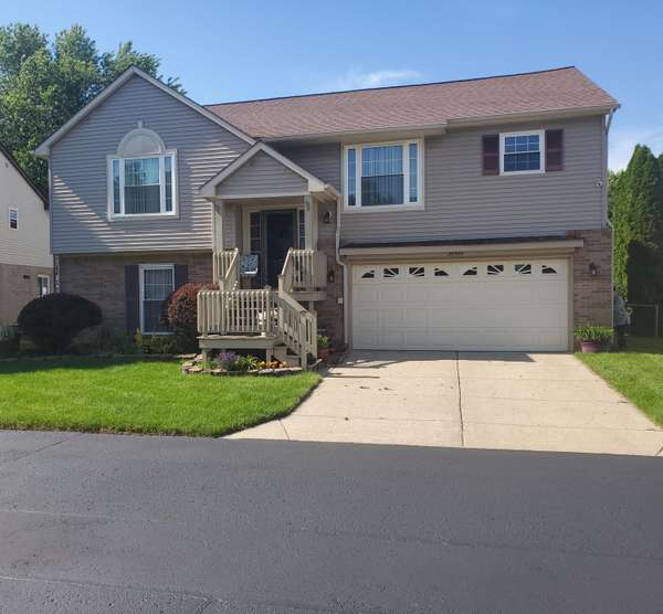 38566 Terry Lane, Westland, MI 48185