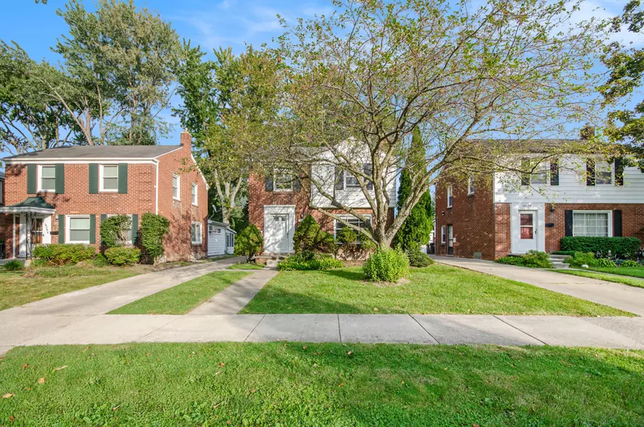 19258 Raymond Street, Grosse Pointe Woods, MI 48236