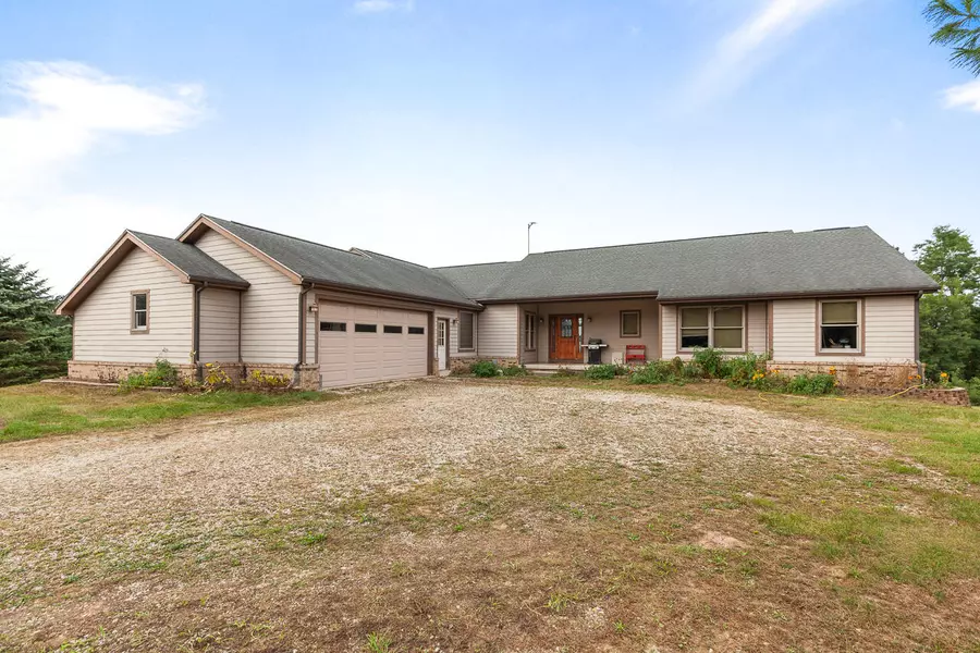 18131 Fehr Lane, Manchester, MI 48158