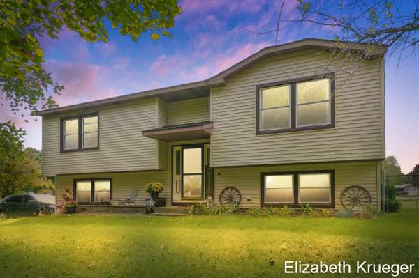 208 Anderson Drive, Wayland, MI 49348