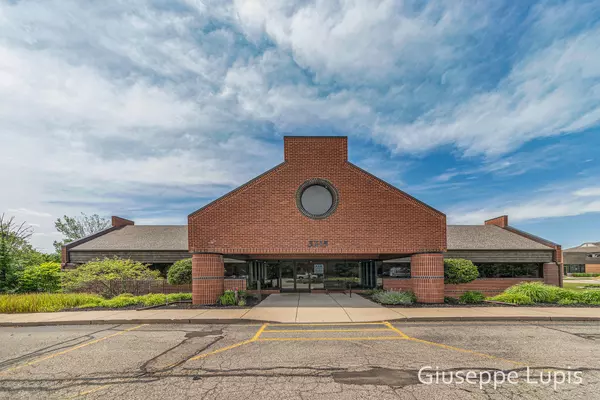 3215 Eaglecrest NE Drive, Grand Rapids, MI 49525