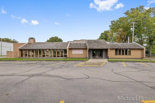 2930 S Getty Street, Norton Shores, MI 49444