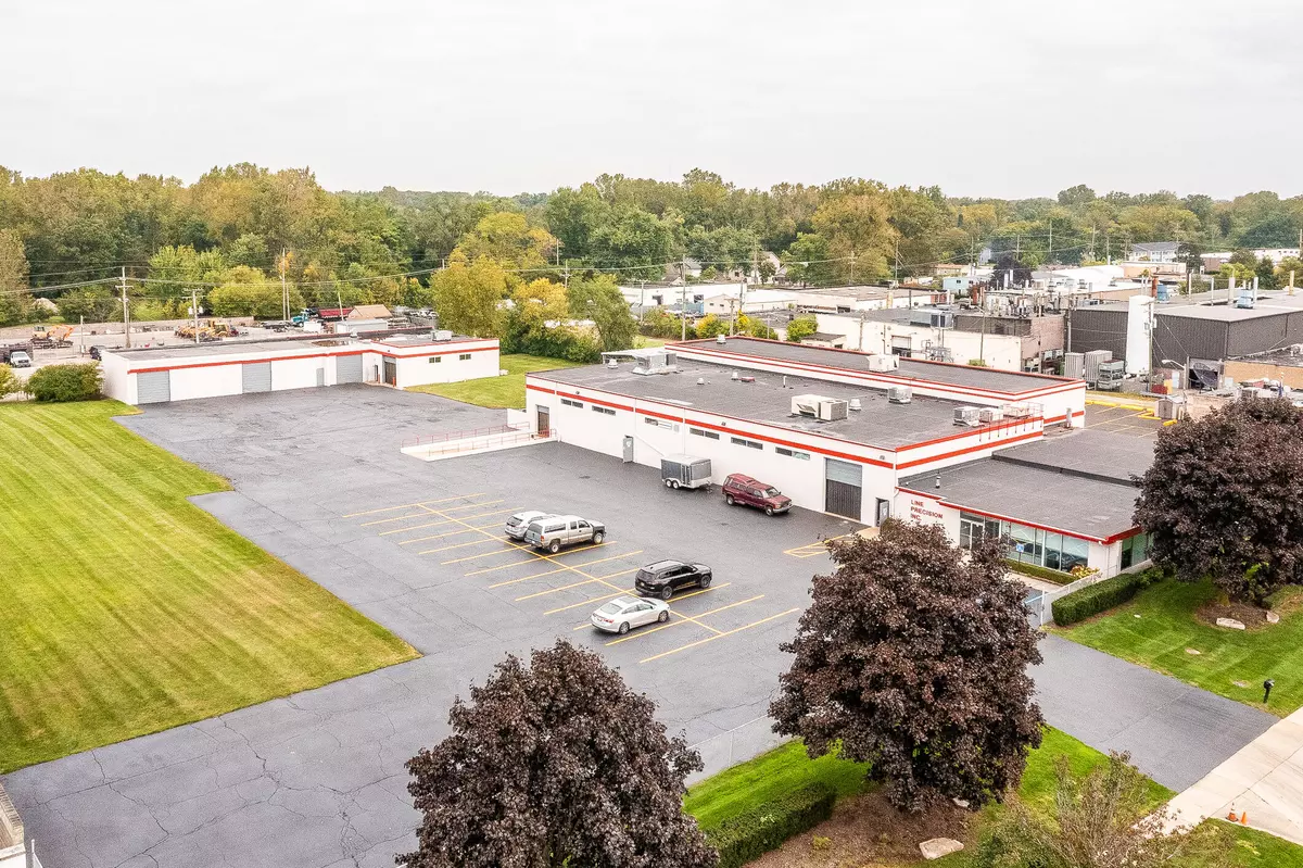 Farmington, MI 48336,31666 W 8 Mile Road