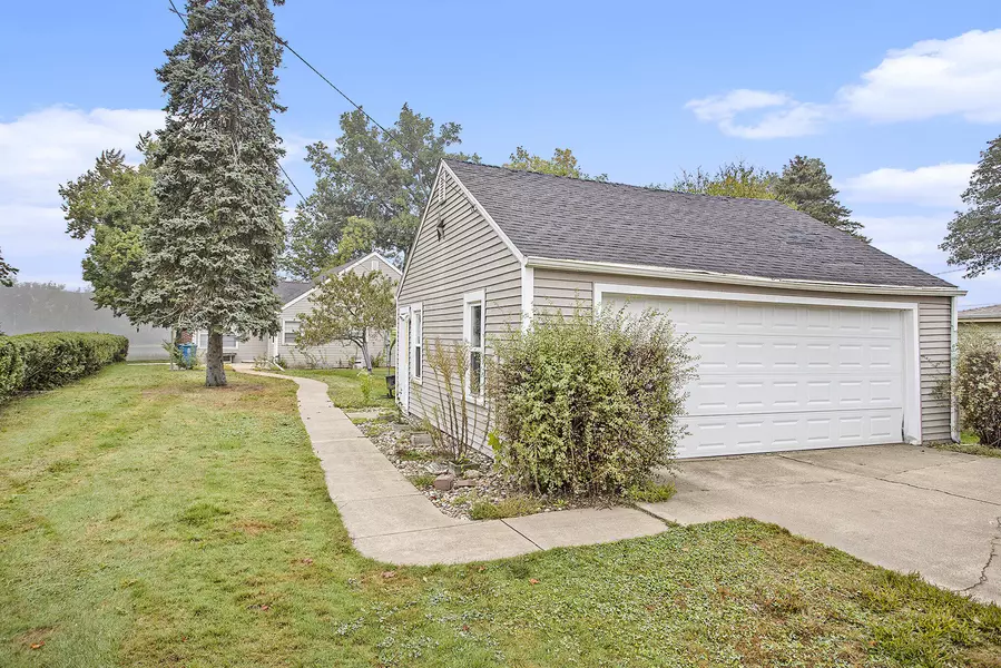 8026 Greenfield Shores Drive, Scotts, MI 49088