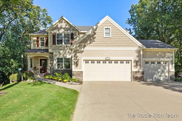 8696 Camelot NE Drive, Rockford, MI 49341