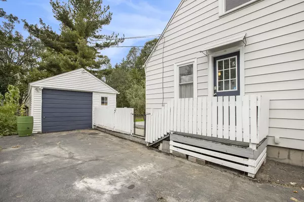 Ann Arbor, MI 48104,3333 Oakwood Street