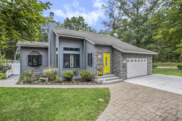 10 W Kenwood Road,  Twin Lake,  MI 49457