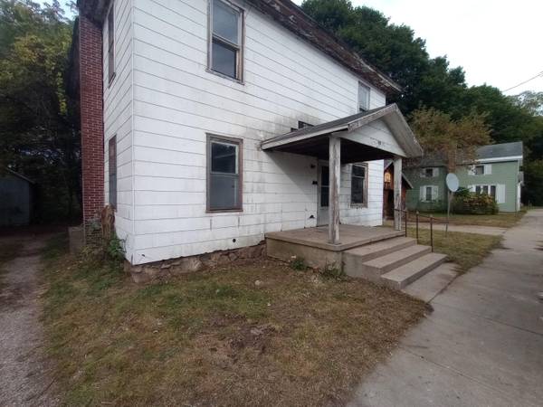 Newaygo, MI 49337,95 E Water Street