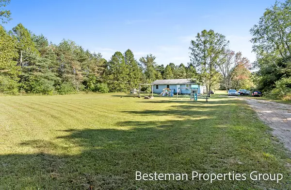 Rothbury, MI 49452,1077 E Yale Road