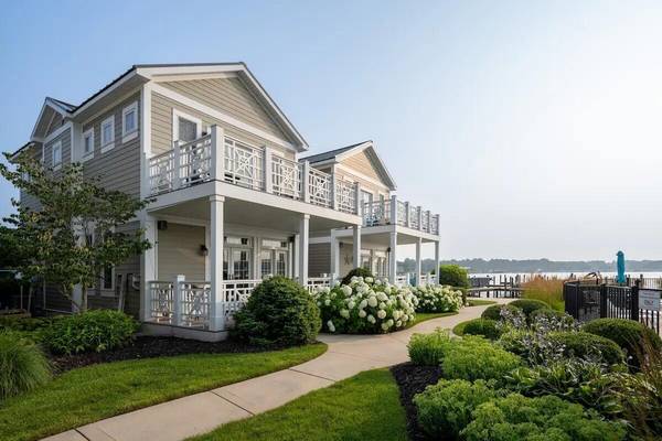 807 Lake Street #2, Saugatuck, MI 49453