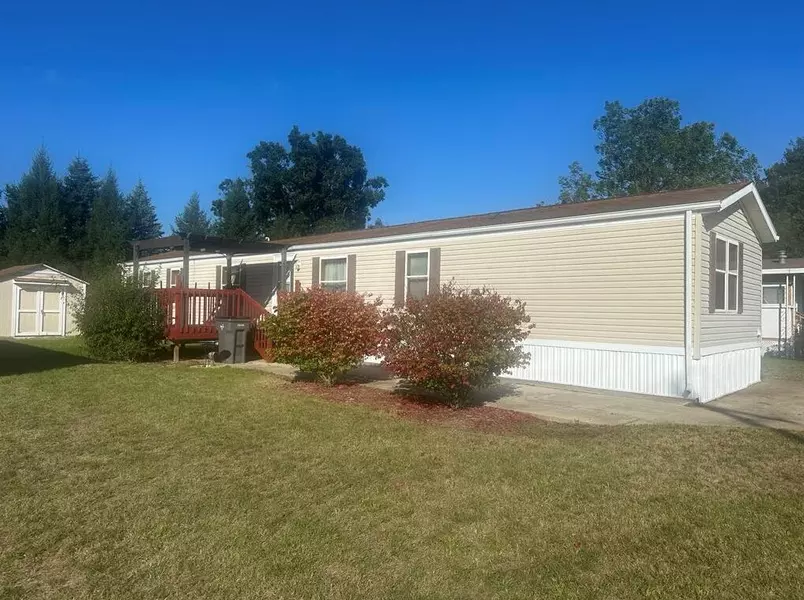 69205 Garver Lake #111, Edwardsburg, MI 49112