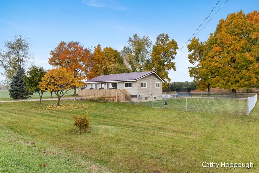 1061 Woods Road, Fenwick City, MI 48834