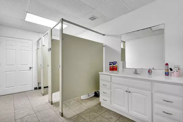 Lansing, MI 48911,835 Louisa Street #108