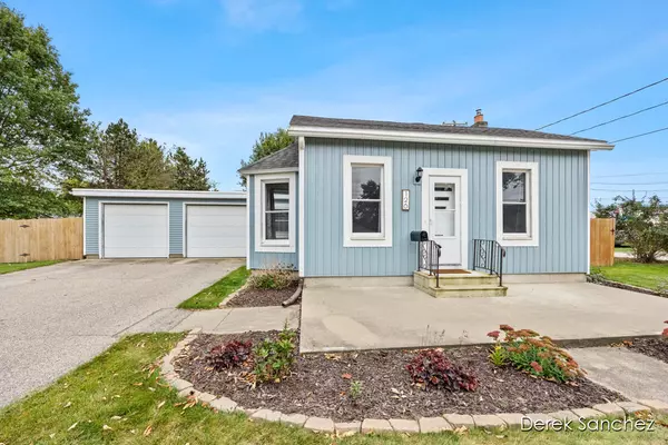 126 E Maple Street, Wayland, MI 49348