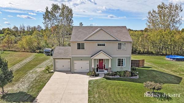 16232 Trent Ridge Drive, Cedar Springs, MI 49319