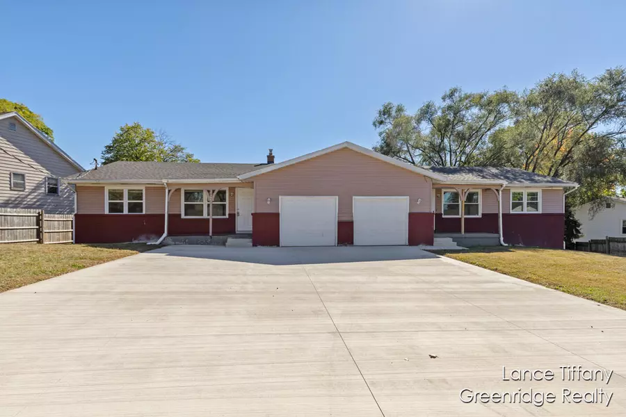 5897-5899 Christie SE Avenue, Grand Rapids, MI 49508