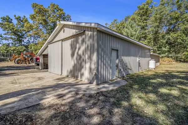 8218 S 116th Avenue, Rothbury, MI 49452